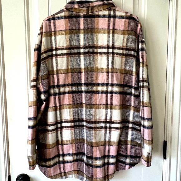 Staccato flannel shacket. Size M. Unworn. Navy and pink! - Picture 2 of 4